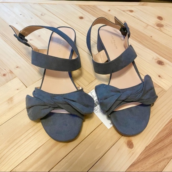 Ann Taylor Blue Suede Bow Block Heel - Picture 1 of 6